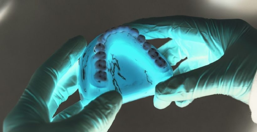 Damaksız Diş Protezi