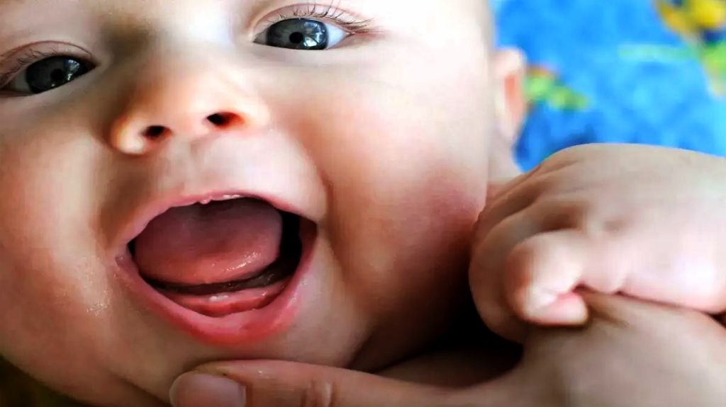 bebeklerde diş ne zaman çıkar