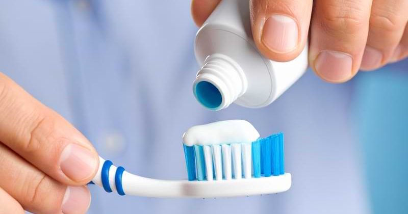 Florürlü Diş Macunu Zararlı Mı? Florürlü Diş Macunu Zararlı Mı?